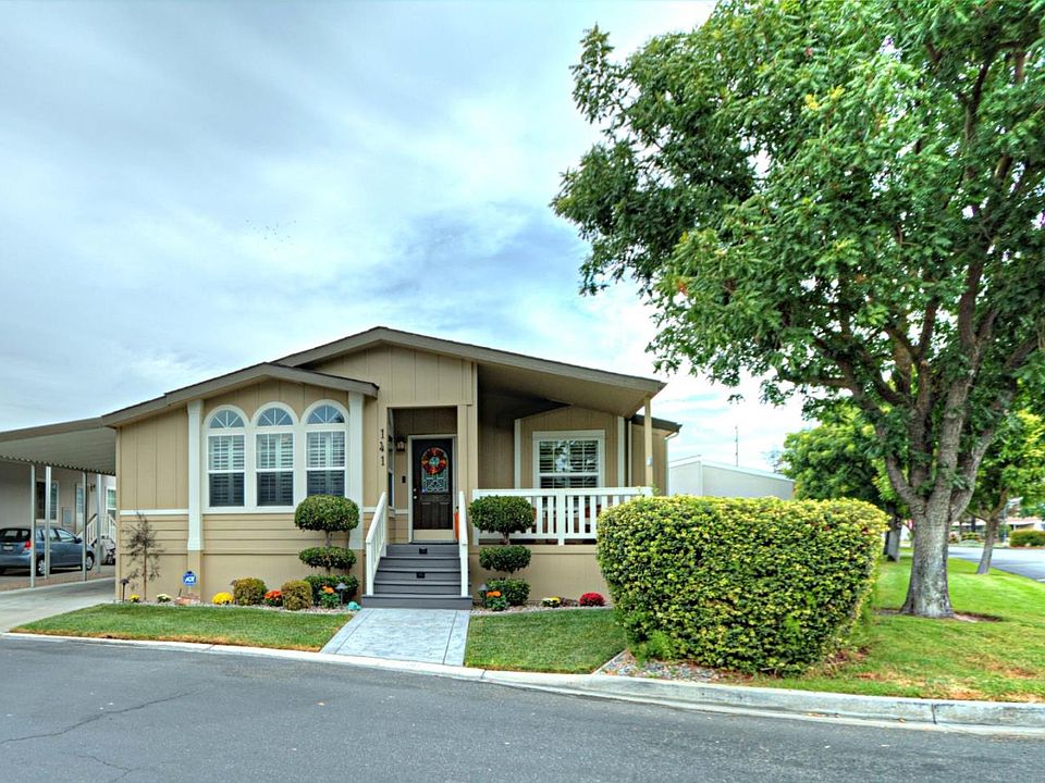 1st image of 141 Chateau La Salle Dr
