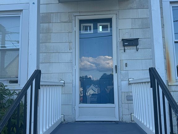 2nd image of 231 Reese St #231