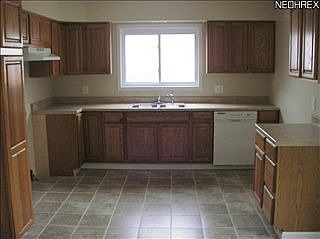 4th image of 172 Parkway Blvd