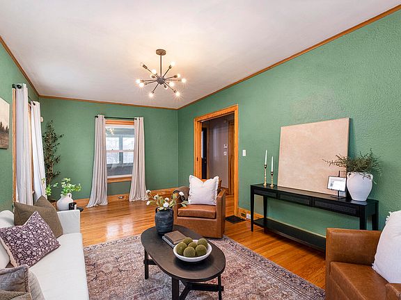 5th image of 720 Giddings Ave SE