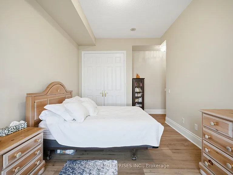 35 Kingsbridge Garden Cir #3301 — Photo 19