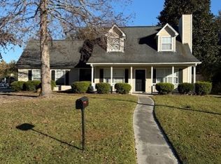 225 Redan Dr, Savannah, GA 31410