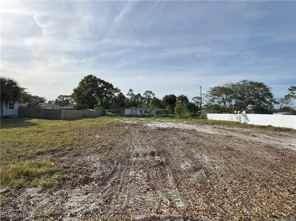 19 Illinois Rd, Lehigh Acres, FL 33936