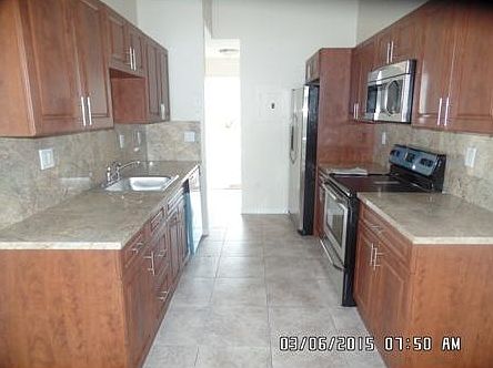 3rd image of 808 NE 214th Ln APT 4