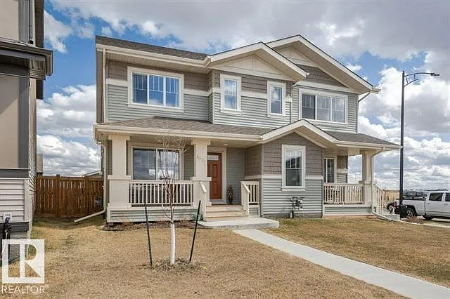 3 Bed 2.5 Bath for rent in Paisley — Photo 3