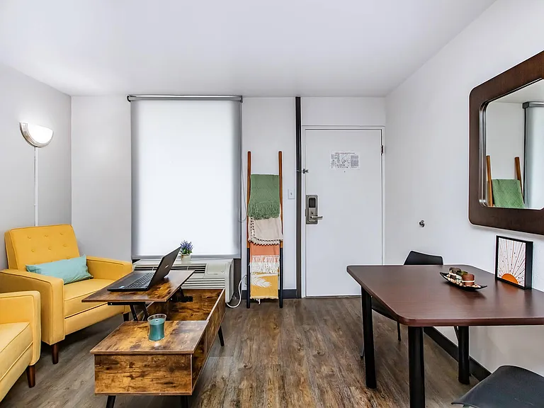 Skytop Studio Lofts — Photo 24