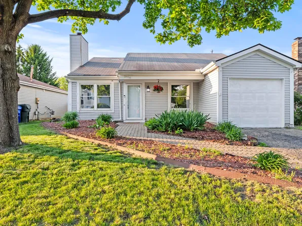 2458 Dunsworth Dr, Columbus, OH 43235