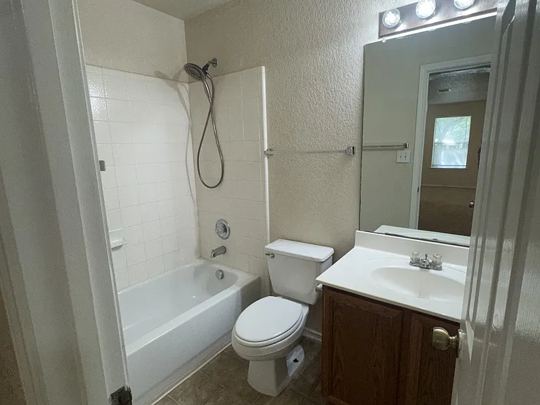 7203 Balcon Is — Photo 4