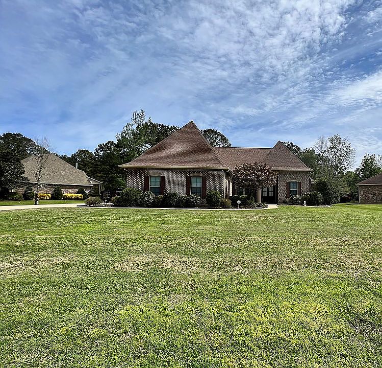 1st image of 425 Camden Park Dr