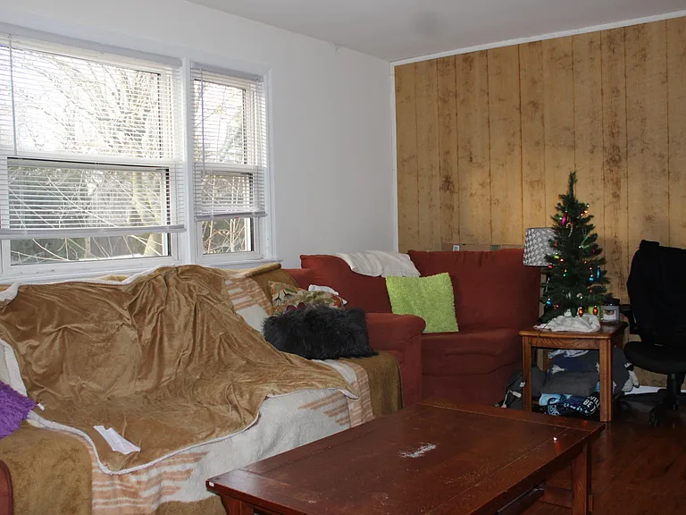 323 University Blvd — Photo 2