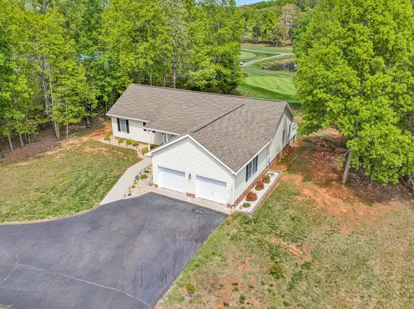 104 Peach Tree Ct, Huddleston, VA 24104