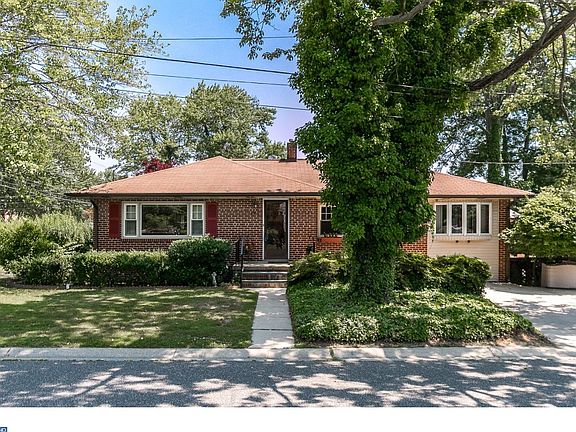 2nd image of 107 Maple Ave