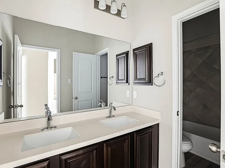 307 James Bonham Way — Photo 7