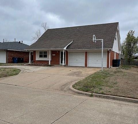 2nd image of 716 Briarcrest Dr