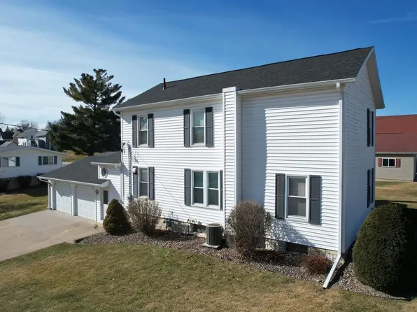 135 East Birch Street, Lancaster, WI 53813