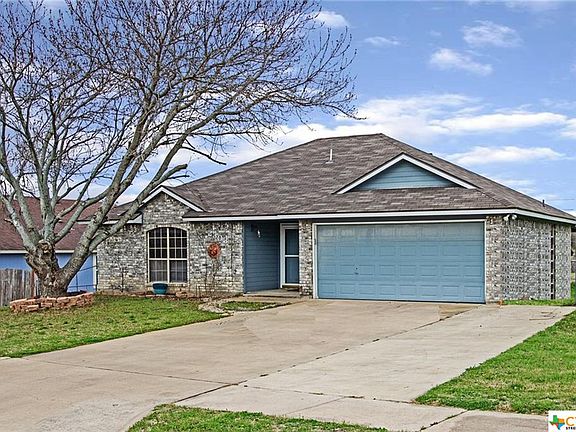 3rd image of 2303 Dickens Dr