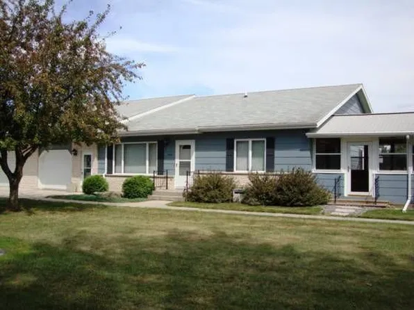 705 W Lincoln St, Waupun, WI 53963