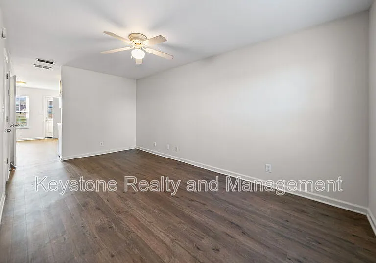 3300 Royster Ln #B — Photo 3