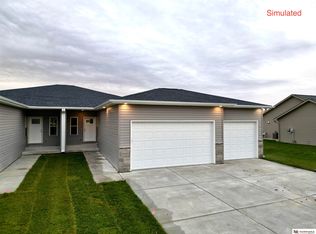 907 W Nobes Rd, York, NE 68467