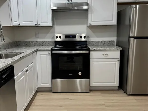 567 Smithfield Rd APT 38, North Providence, RI 02904