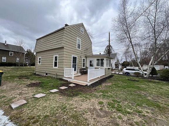 2nd image of 135 Railroad Ave