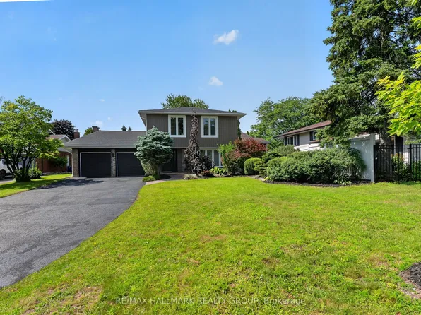 4 Claret Ct, Ottawa, ON K1V 9C4