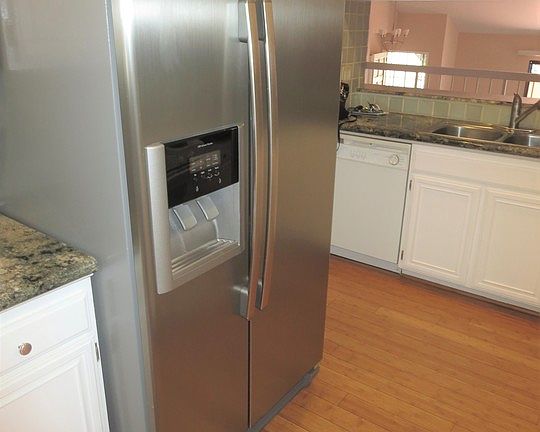 3rd image of 18409 Collins St Unit A