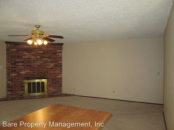 3rd image of 2128 Memphis Dr