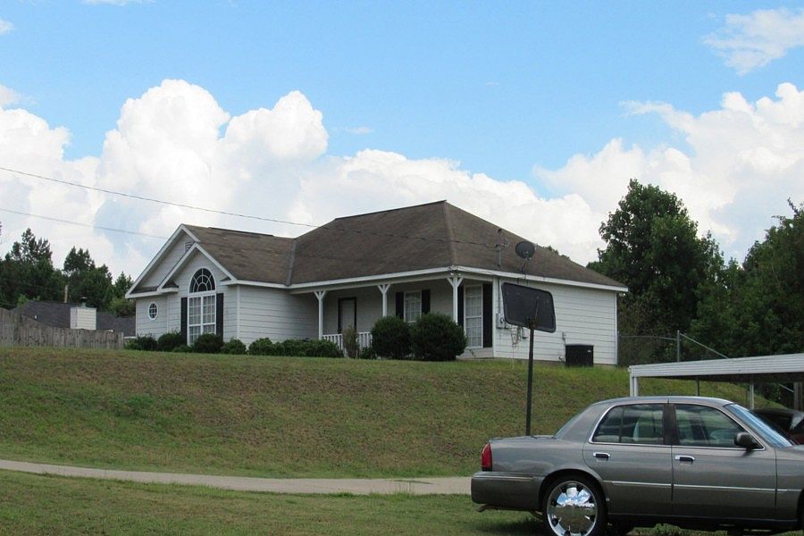 2nd image of 43 Lee Road 2097