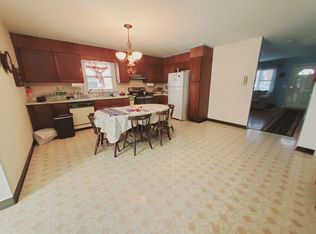 98 Harbor Dr, Stamford, CT 06902