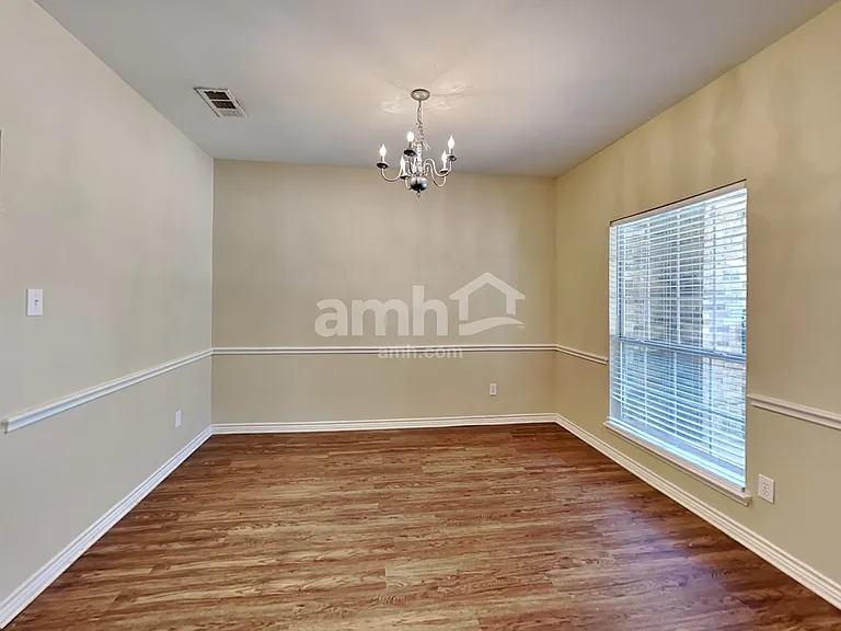 737 Oak Dale Ave — Photo 9