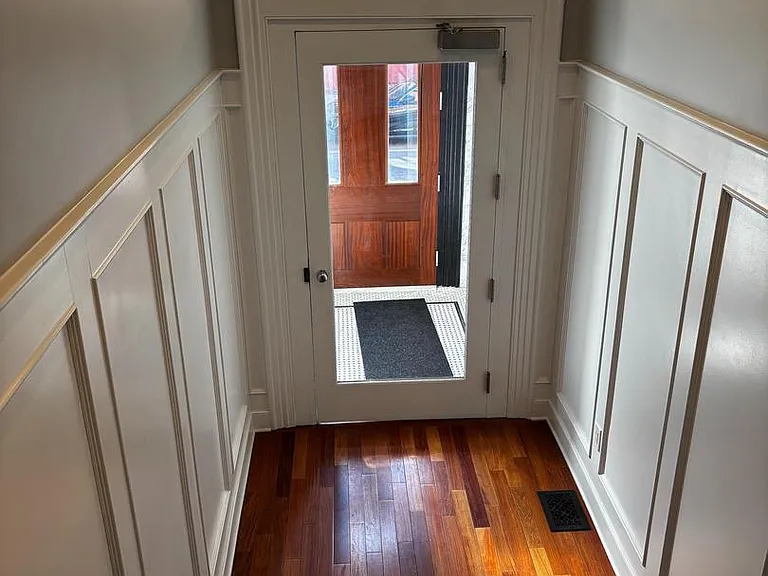 2031 Pine St #302 — Photo 3