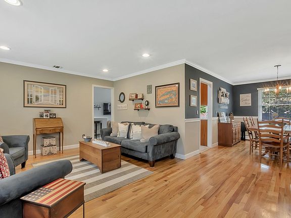 2nd image of 226 Lincoln Ave