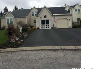 8224 Honeysuckle Dr, Liverpool, NY 13090