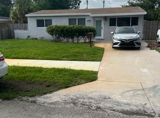 6720 Freedom St, Hollywood, FL 33024
