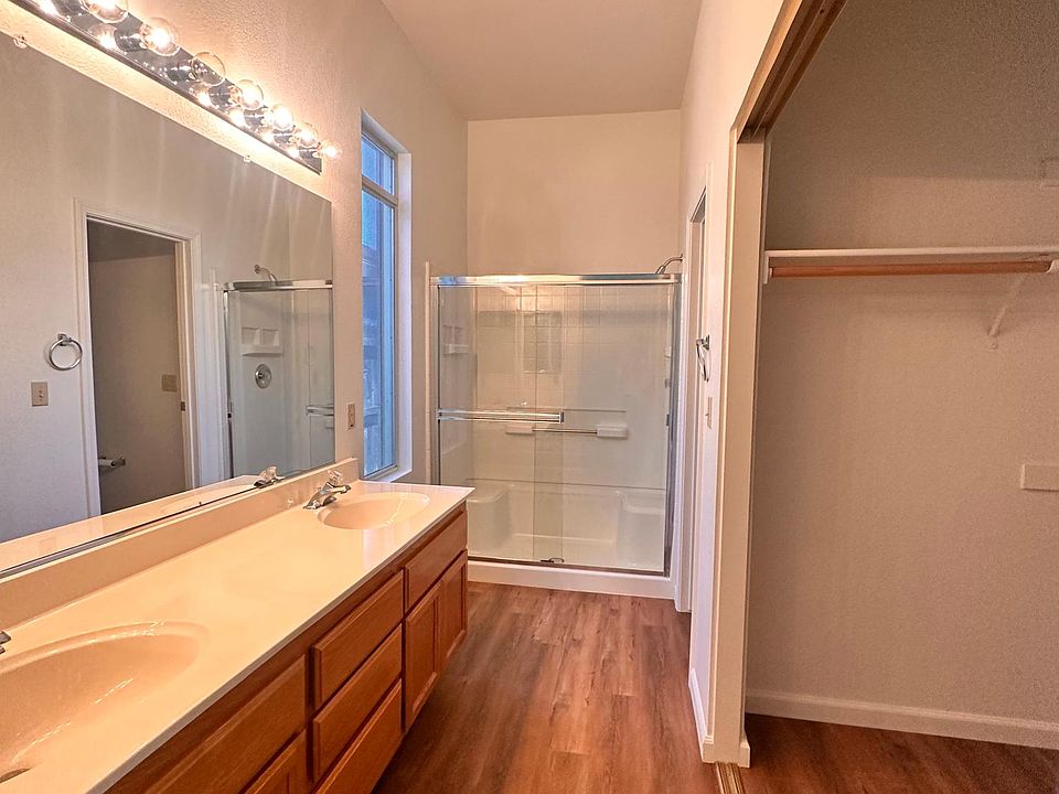 1st image of 8724 Summer Pointe Dr