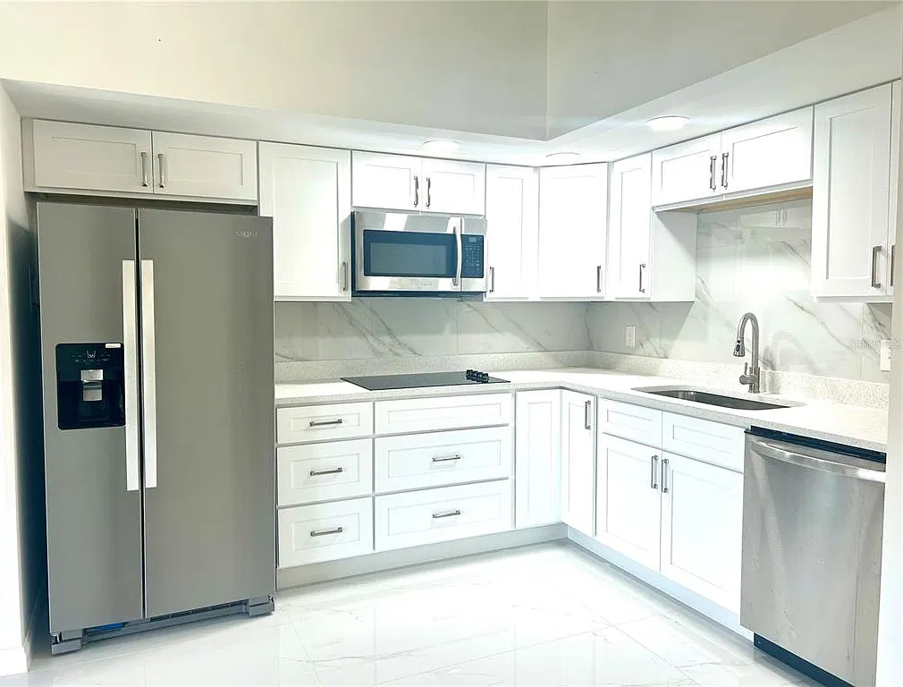 3 bed, 2.0 bath, 1080 sqft, $2,250 — Photo 3