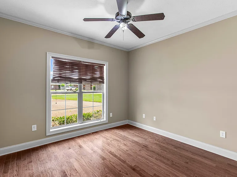 113 Dundee Cv — Photo 13