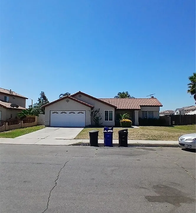 1273 W Woodcrest St