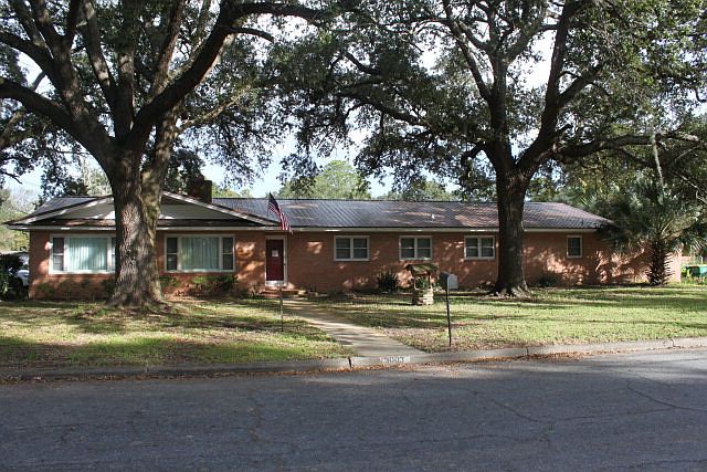 1st image of 3003 Sherwood Dr