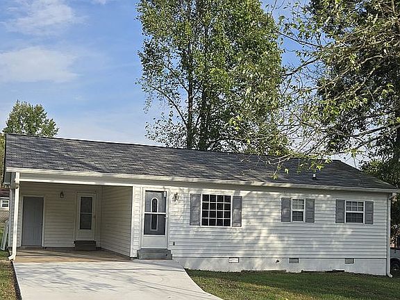 NEW CONCRETE DRIVEWAY