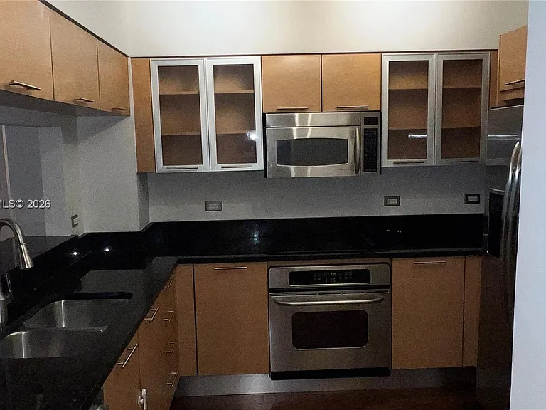 31 SE 5th St #411 — Photo 14