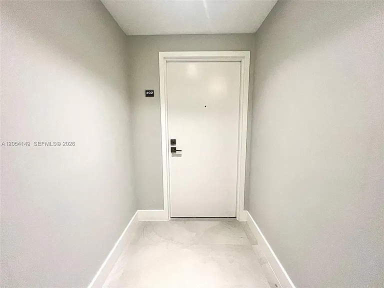 2457 Collins Ave #402 — Photo 19