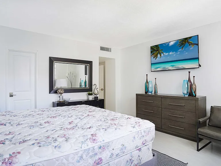 4250 Galt Ocean Dr #12K — Photo 13