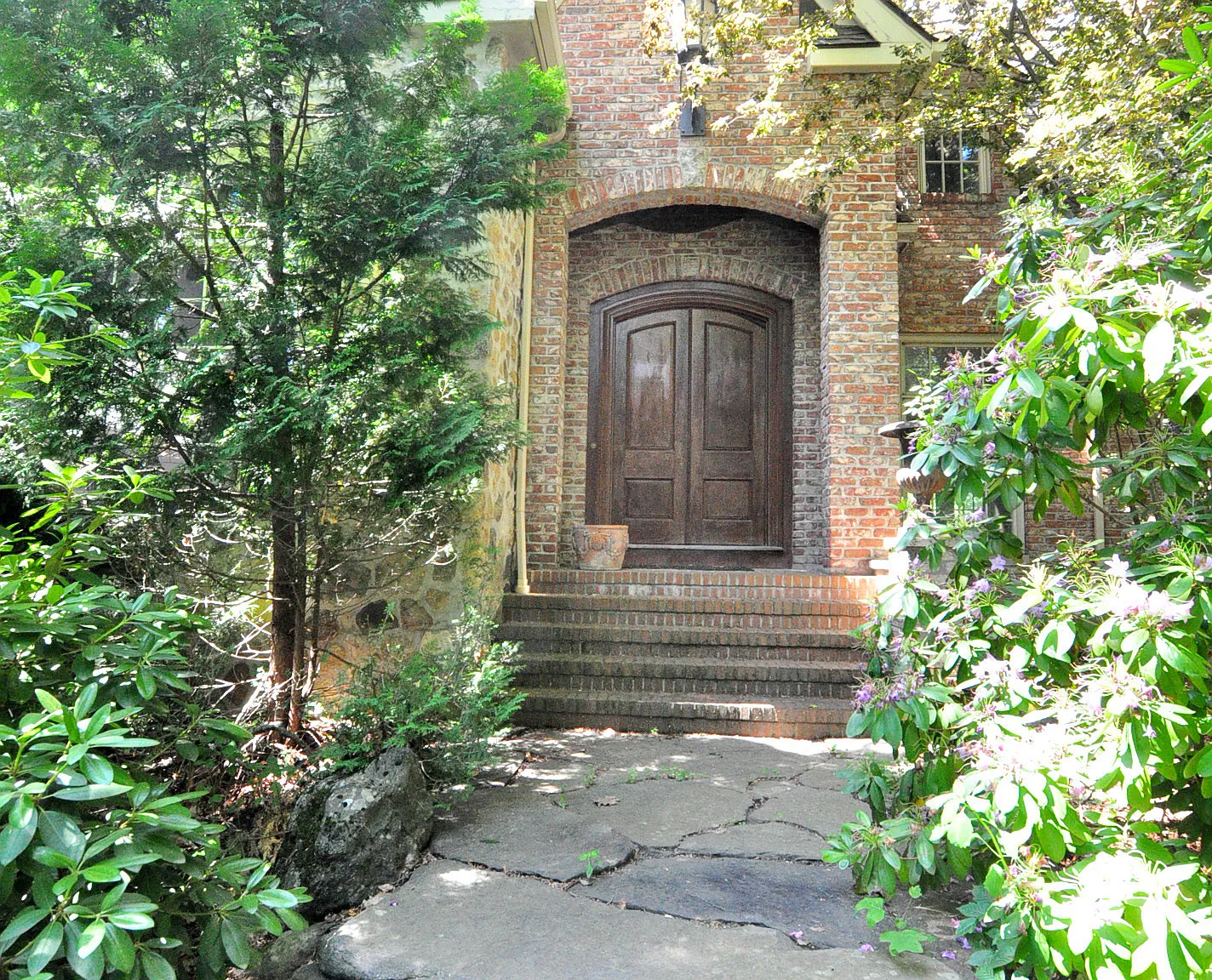 4 bed, 5.0 bath, 4373 sqft, $6,500 — Photo 3