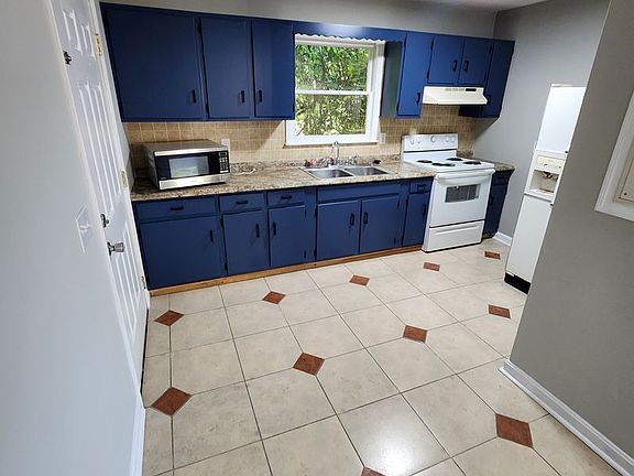 5th image of 312 Brookside Dr #B