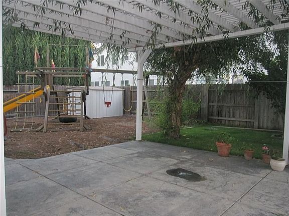 5th image of 2920 Banbury Ct