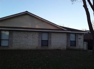 2733 Meadow Gate Ln, Dallas, TX 75237