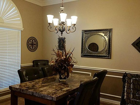 4th image of 112 Emerald Loch Ln