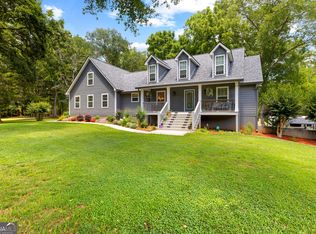 152 Bear Creek Rd, Moreland, GA 30259